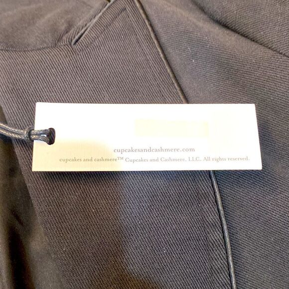 Cupcakes and cashmere black crop pockets button holes shoulder tabs - Picture 4 of 5